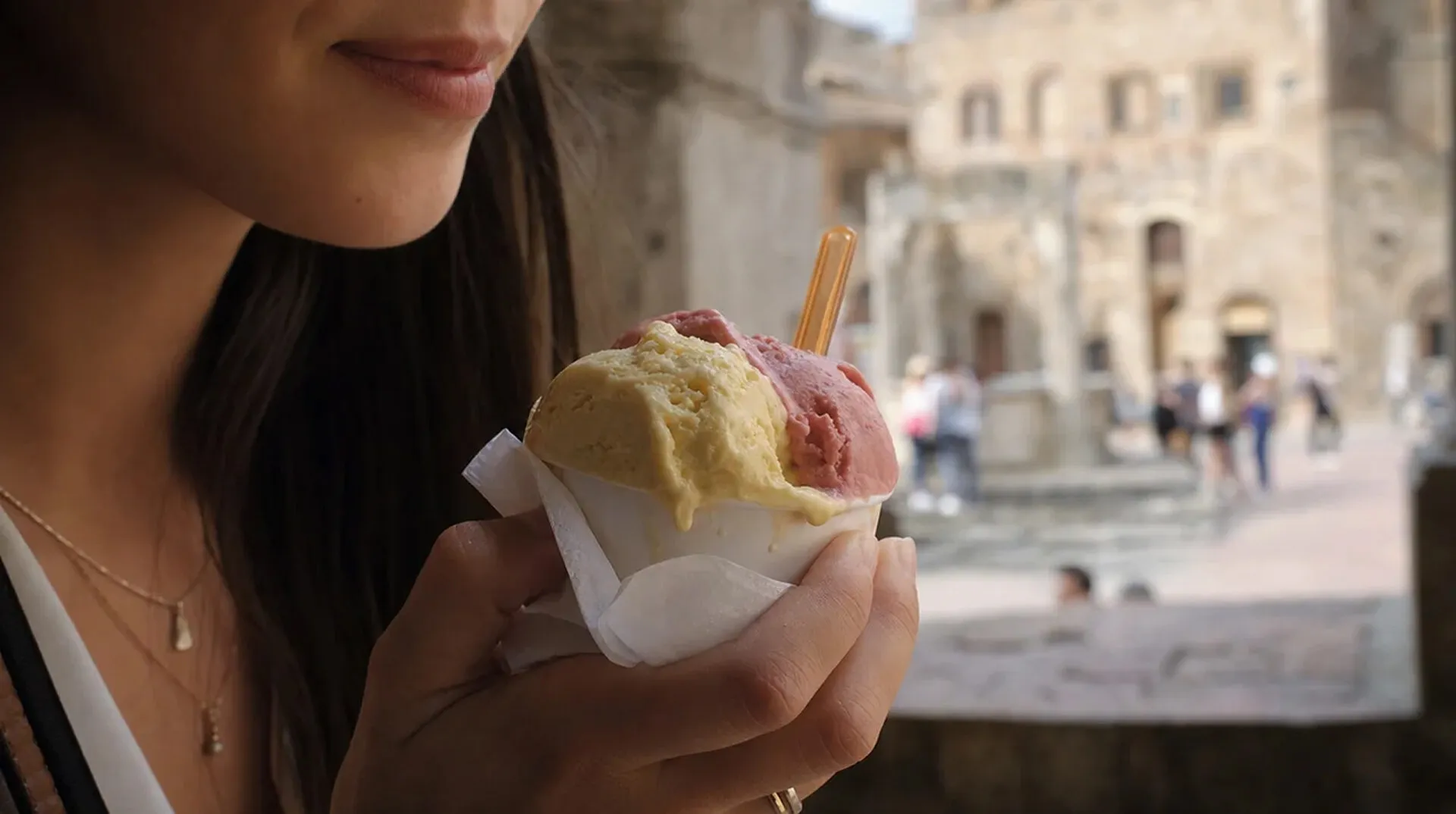 Two Squares, One Well — A Day Trip to San Gimignano