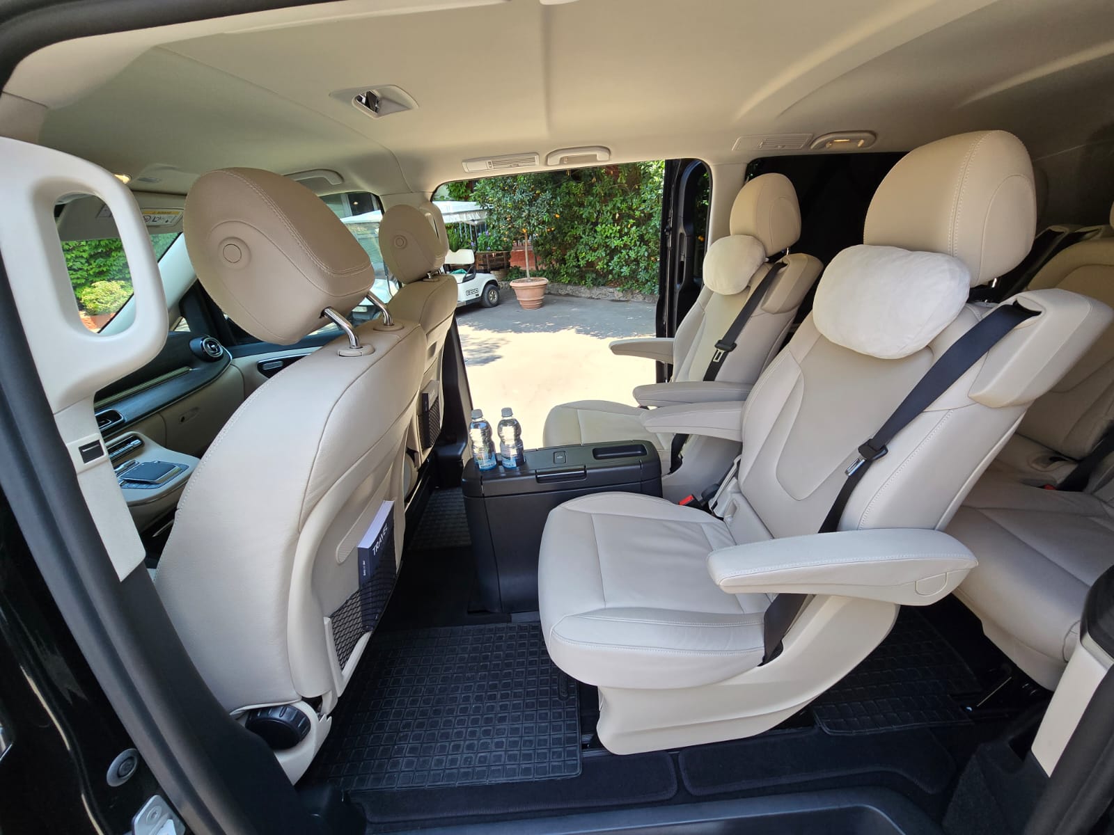 daa96796-c25a-4d2e-b16f-095f1b0e5695